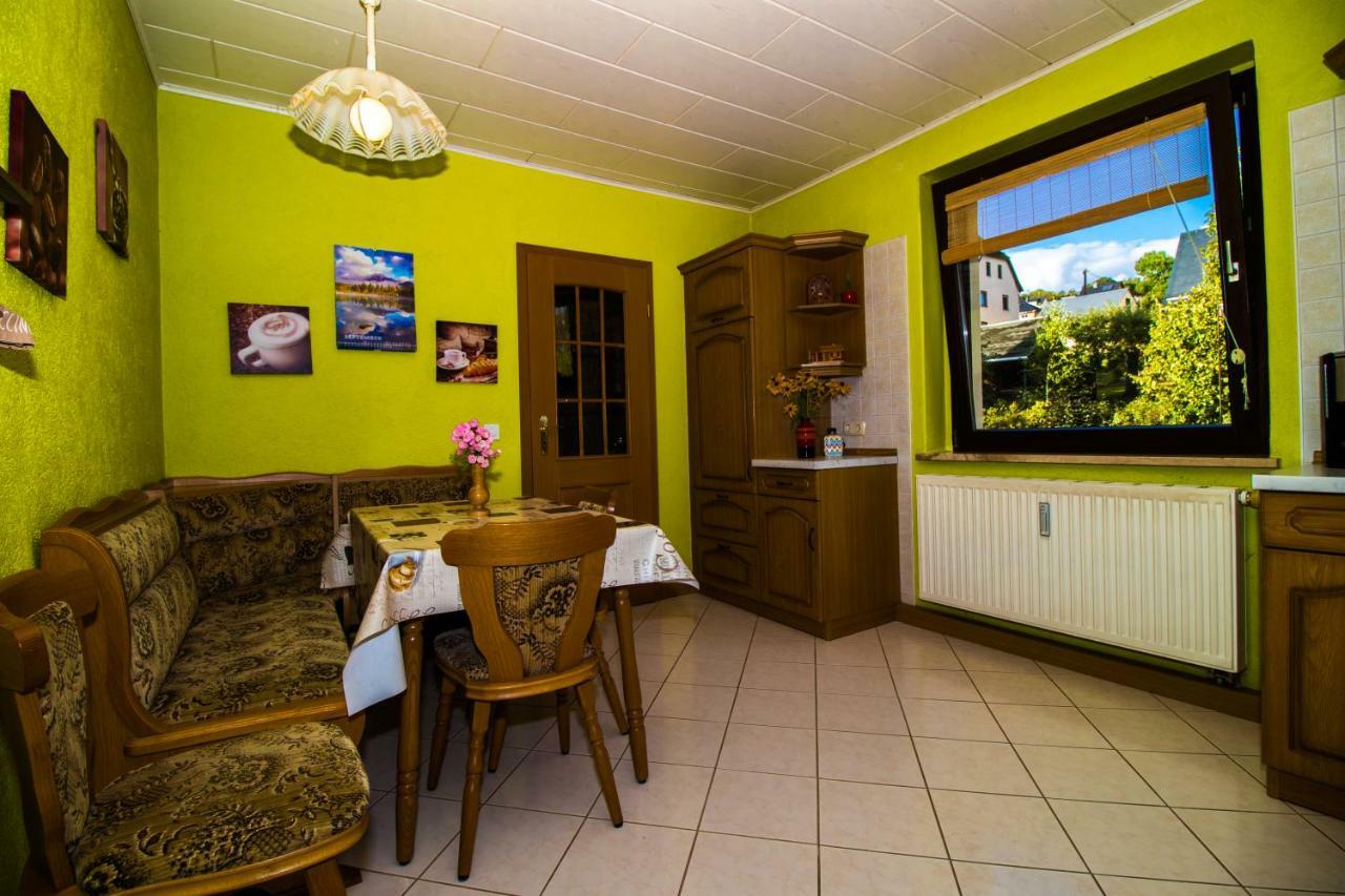 BernsbachAm Balkon Des Erzgebirgesアパートメント エクステリア 写真