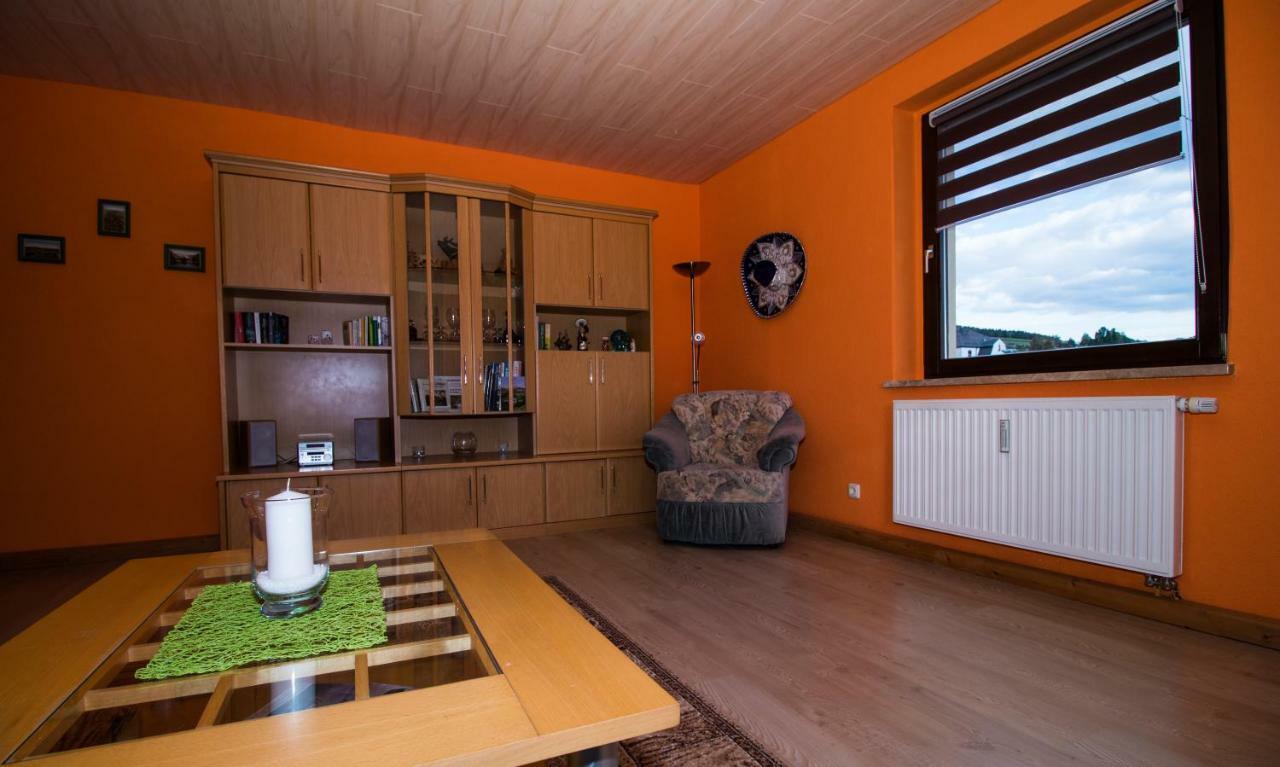 BernsbachAm Balkon Des Erzgebirgesアパートメント エクステリア 写真