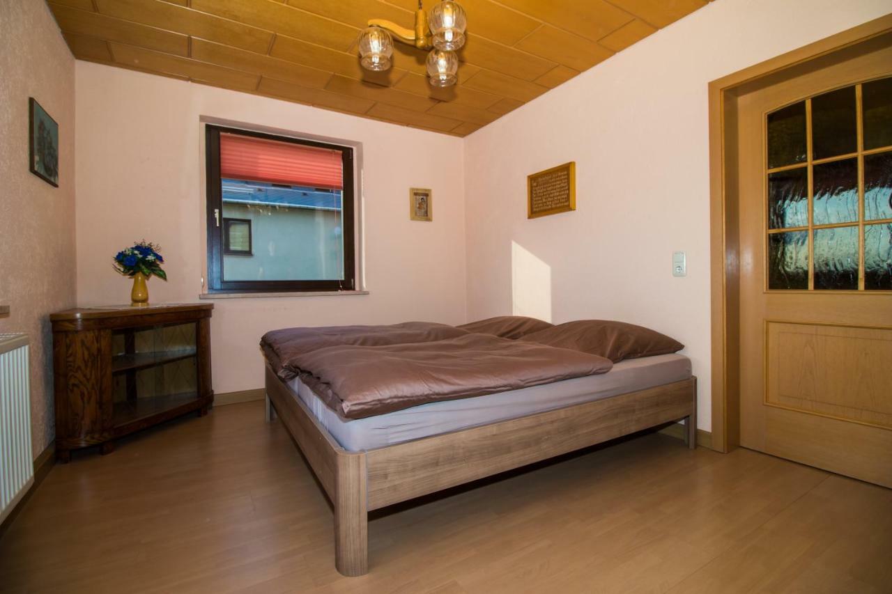 BernsbachAm Balkon Des Erzgebirgesアパートメント エクステリア 写真
